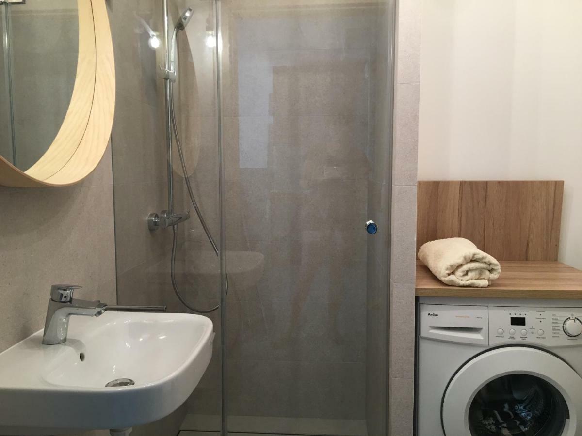 Shoq Studio Nice Apartment With Private Parking Cracovie Extérieur photo